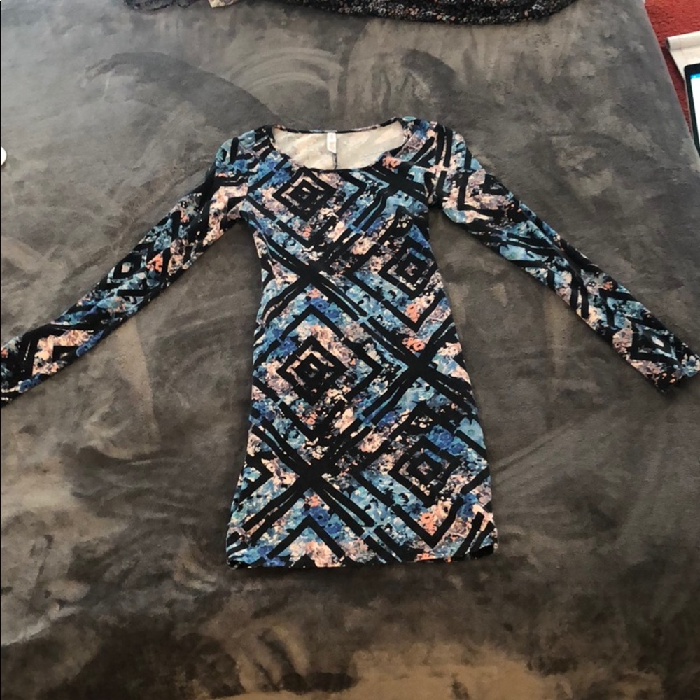 Flower and diamond patterned dress